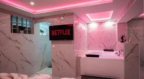 Beautiful Skyline Suite 30 minutes from Paris! - Image 2