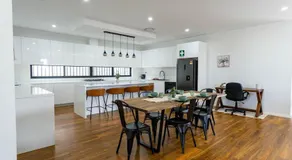Macarthur Stay - Spacious 4BR Home with Outdoor Area - Image 3