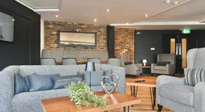The Lough & Quay Accommodation - Image 5