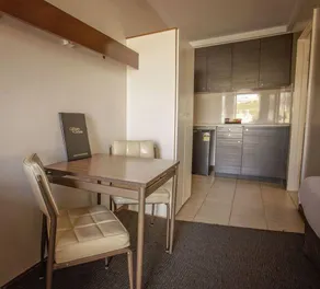 Hi Way Eight Motor Inn - Image 4