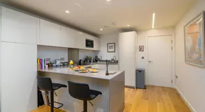 Elegant 2BD Flat Near Old Street, London - Image 5