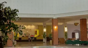 Oasis Beach & Spa - Blue Pearl - Image 3