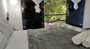 Studio apartment with private jacuzzi - Image 3