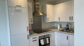 Spacious Erith Apartment - Image 3