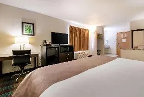 Econo Lodge - Image 2