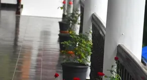 Sky Palace Beach Hotel - Image 4