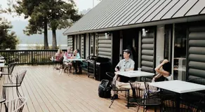 The Suttle Lodge & Boathouse - Image 4