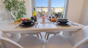 Brighton Marina Harbour Views - Sleeps 6 - Image 3