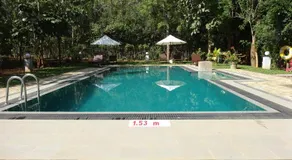 Refresh Cabana Gardens - Image 2