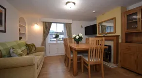 Duke's House, Penrith - Stunning Large Home - Town Centre on your Doorstep - 5 Bedrooms & Sun Trap Garden - Lake District Stay - Image 3
