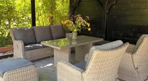 Cosy Vacation home with large fenced garden - Image 4