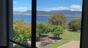 Apartment minutes to Lake - Image 3