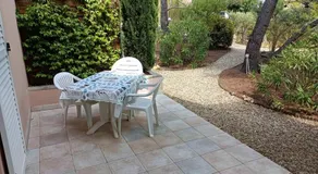 Anduze Gîte Les Lauriers au "Petit Clos des Cigales" - Image 5