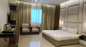 Clifton International Hotel - Image 2