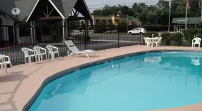 Knights Inn Cleveland GA - Image 3