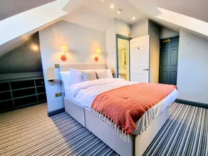 nap Hotel King Square - Image 3
