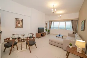 Fantastay Windsor Luxury 1 BR + Guest room - Image 2