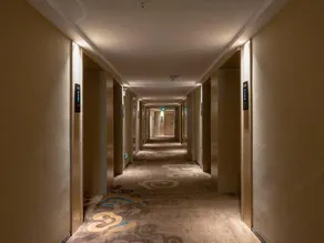 Qianyi Hotel(Yulin National Defense Building) - Image 5