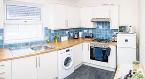 The Louis Armstrong- Modern 3 Bedroom Apartment, super close to the City Centre - Image 2