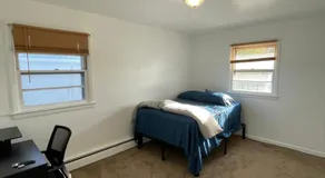 Cozy Home Near Downtown Rahway - Image 2