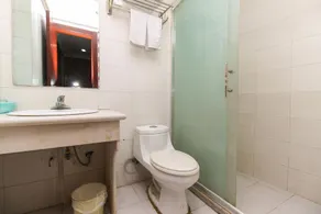 Fuhua Business Hotel - Image 2