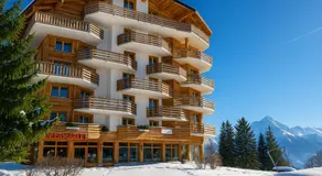 Clouds Apartment Alpin Luxury View and Pool - Image 2