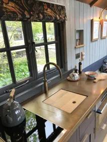 Butcher’s Arms – Shepherd Huts - Image 5