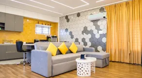Bumblebee - The Penthouse - Image 3