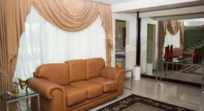 Gloria Garden Suites - Image 2