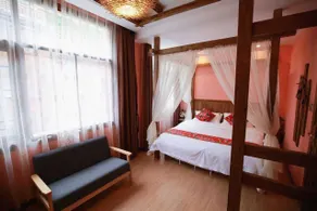 Wally House Hostel - walk 5 minutes to east gate of National Forest Park-ticket book services-free laundry facilities-free capsule coffee-Tour route introduction and tour guide arrangement - Image 2