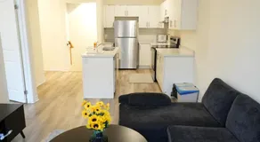 Upscale 3BR Getaway - Close to Niagara Falls - Image 2