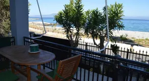 Melenia's Sea Front House - Image 3