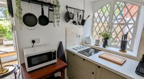 The Snug at Cefn Tilla Court - Image 4