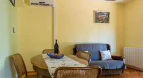 Sleep & Fly Cottage - Image 4