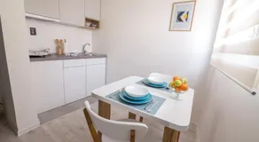 Sunrise Apartments - Image 3