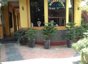 Sunshine Hotel - Image 2