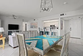Long Beach by Book That Condo - Image 2