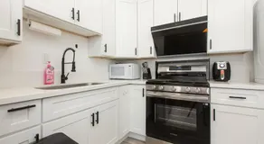 1 Bedroom with King Bed Near Attractions - Image 3