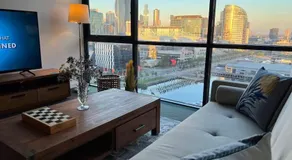 17 Floor Waterfront Apartment Docklands 2BR 2Car - Image 2