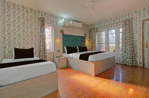 Collection O Kursoo Rajbagh Formerly Mid Valley Residency - Image 2
