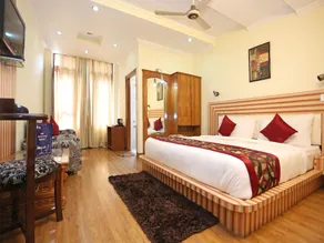 OYO 4889 Hotel Moon 2 - Image 2