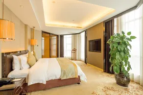 Grand Soluxe International Hotel - Image 2