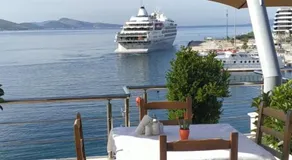 Titania Hotel - Image 4