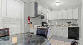 3 Bedroom Fenced Backyard Pets Welcome Sleeps 6 - Image 5