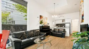 Magnificent 3 Bedroom Duplex in Downtown Vancouver - Image 2