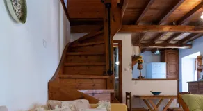 Stone House in Lafkos Pelion - Image 2