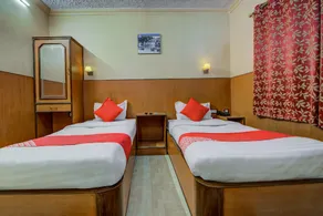 HOTEL Embassy - Image 3