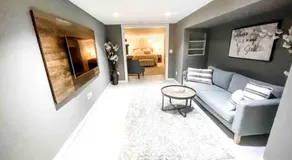 Modern Westport Studio with Pool Table & Lounge - Image 2