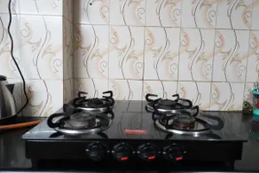 AHK3 -Lovely 2 BHK in P.T Rajan Salai + Car Park - Image 5