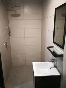 5 Bands Hotel - Image 4